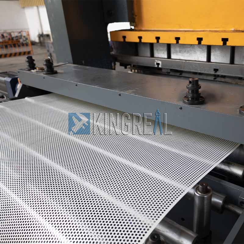 ¿Cómo mantener diariamente la máquina perforada con metal?
